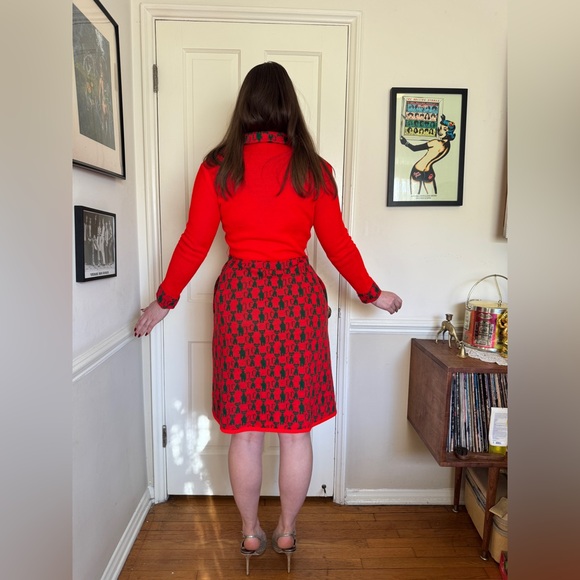 70s Vintage Red and Green Novelty Cat Print Dress - Picture 2 of 6